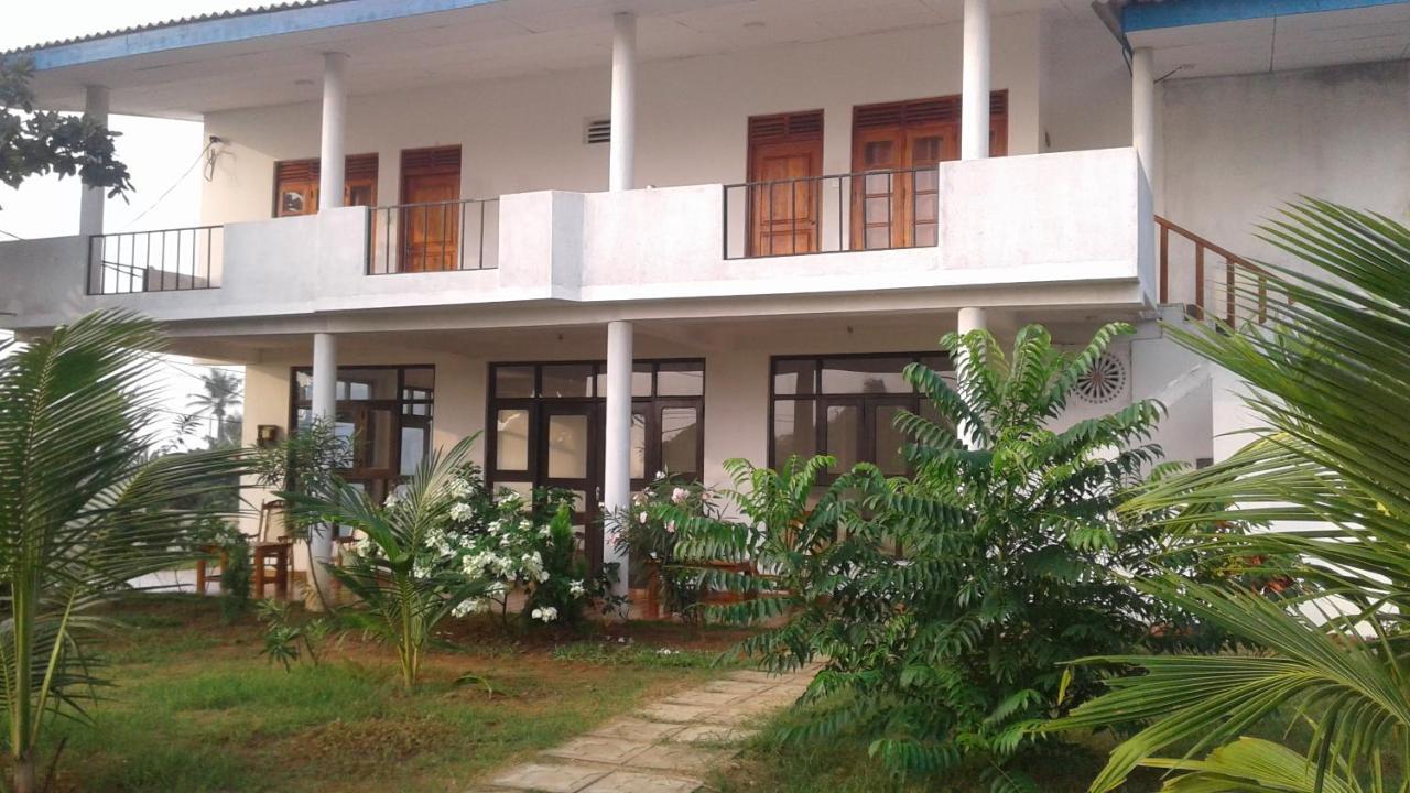Masha Beach Inn Tangalle Ngoại thất bức ảnh