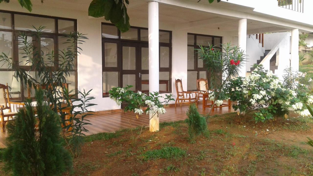 Masha Beach Inn Tangalle Ngoại thất bức ảnh